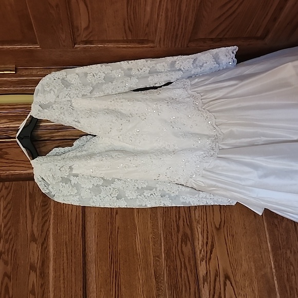 Vtg Stunning Victorian silk  Wedding gown sold as is - Picture 6 of 12